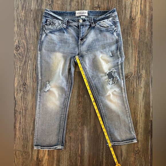 Hydraulic Bailey Blue Jean Capris Size 16 Distressed Embroidered Embellished Y2K - Picture 5 of 16